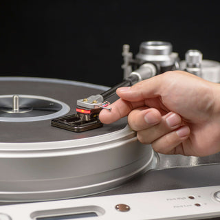 DS Audio: ST50 Phono Stylus Cleaner hand